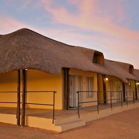Schuetzenhaus Guesthouse Keetmanshoop Ngoại thất bức ảnh