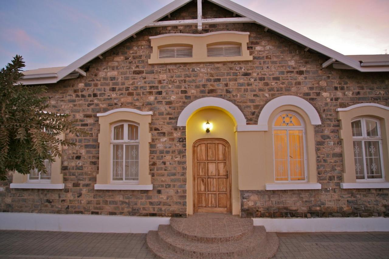 Schuetzenhaus Guesthouse Keetmanshoop Ngoại thất bức ảnh