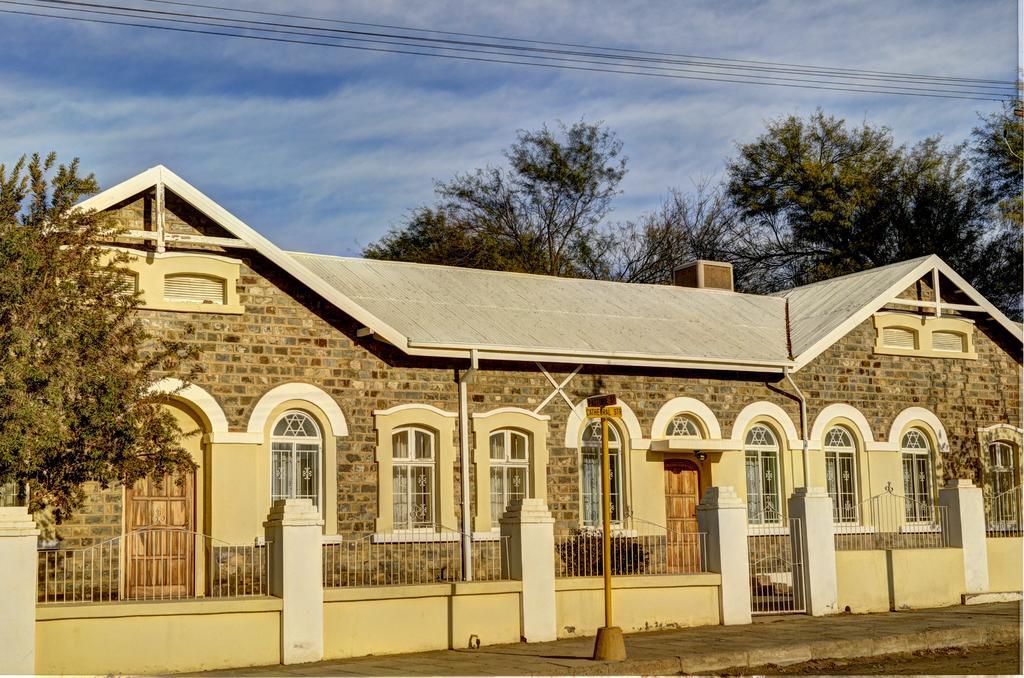 Schuetzenhaus Guesthouse Keetmanshoop Ngoại thất bức ảnh