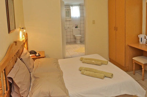 Schuetzenhaus Guesthouse Keetmanshoop Ngoại thất bức ảnh